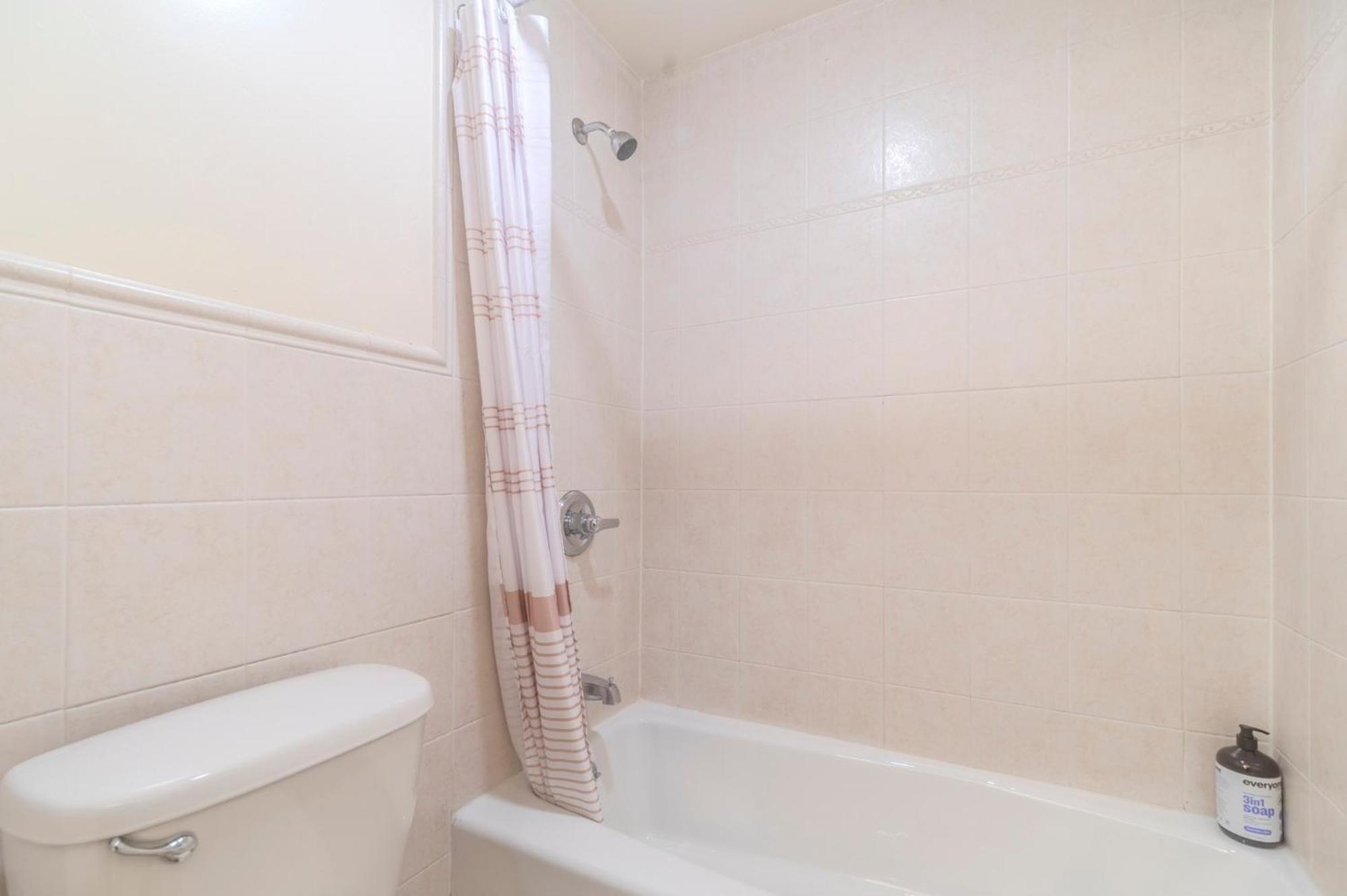 Near Time Square In City, Columbus Circle And Health Kitchen Apartment *