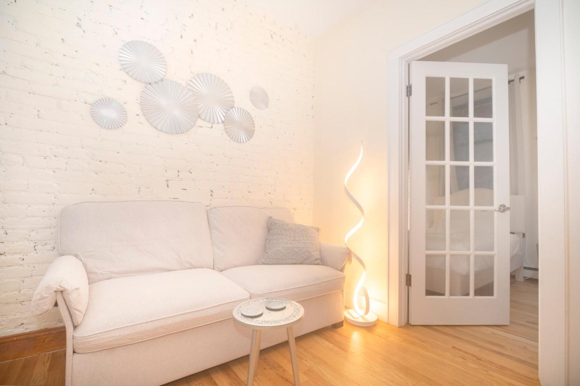 Apartment Near Time Square In City, Columbus Circle And Health Kitchen *